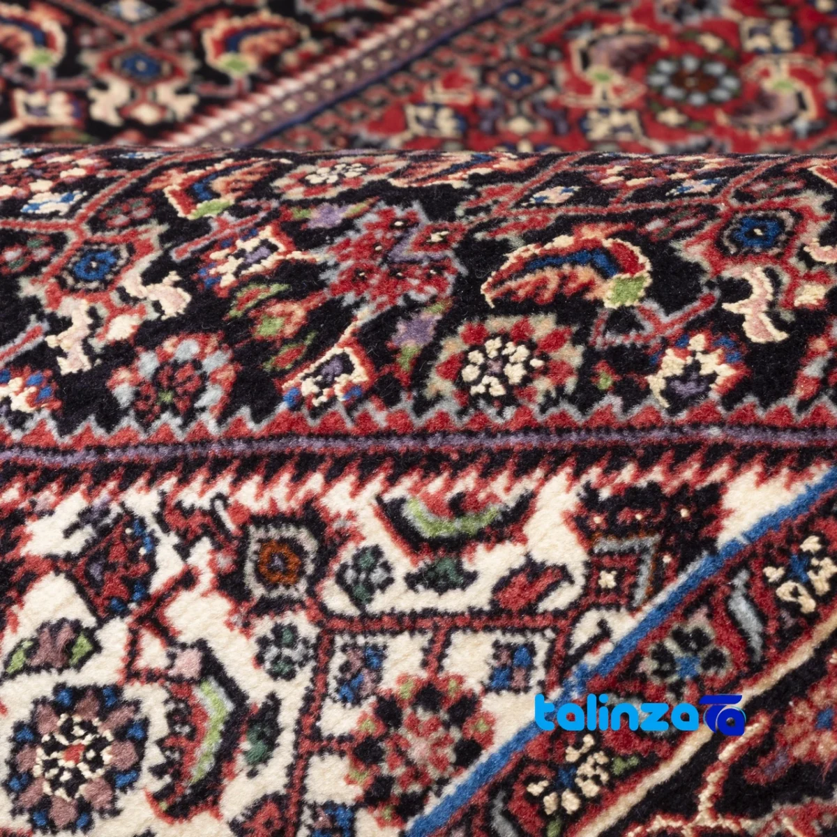 Si Persia Handwoven Rug Red - In-room view showing room styling and scale