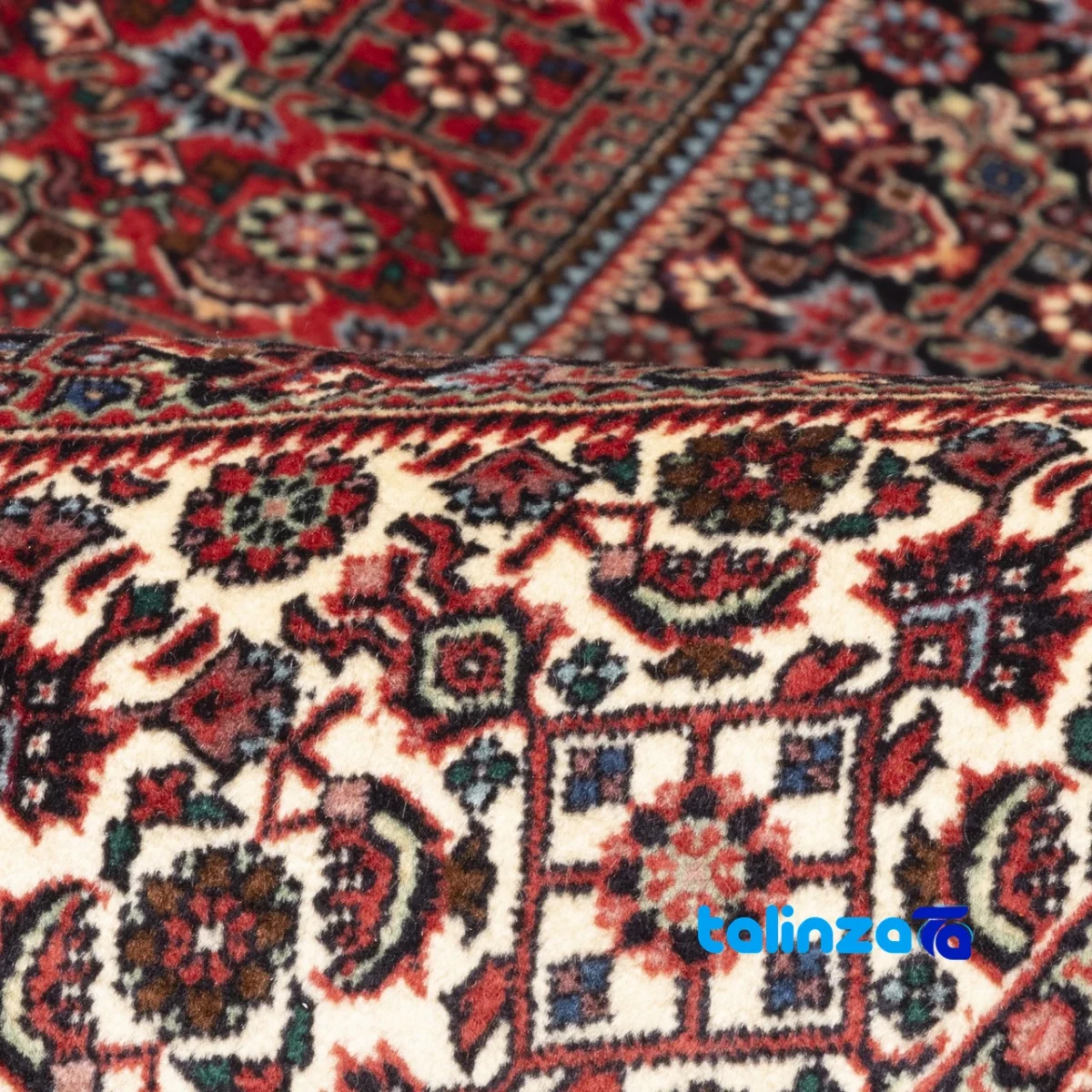Si Persia Handwoven Rug Red - In-room view showing room styling and scale