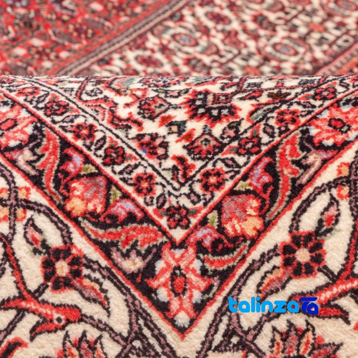 Si Persia Handwoven Carpet Unique Design Red - Room setting showing floor placement example