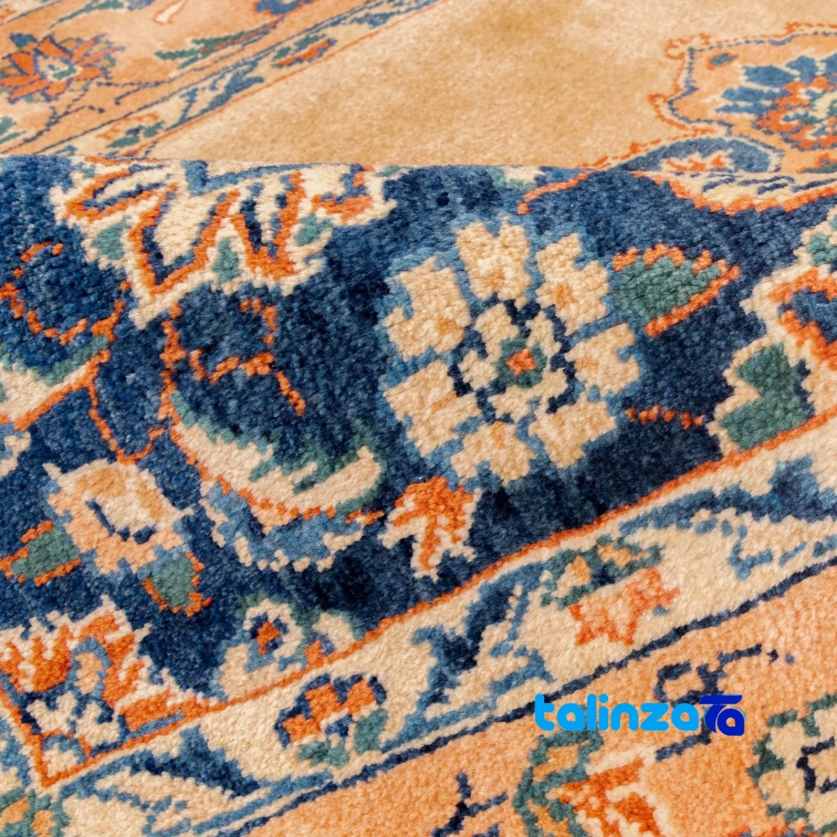 Si Persia Handwoven Rug Elegant Design room styling and scale (In-room view)